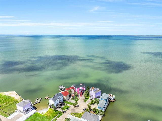 3719 Sabrina, Galveston, TX 77554