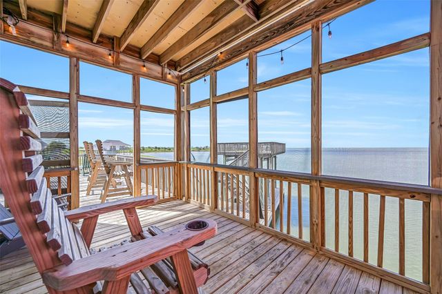 3719 Sabrina, Galveston, TX 77554