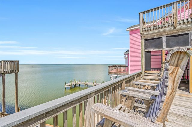 3719 Sabrina, Galveston, TX 77554