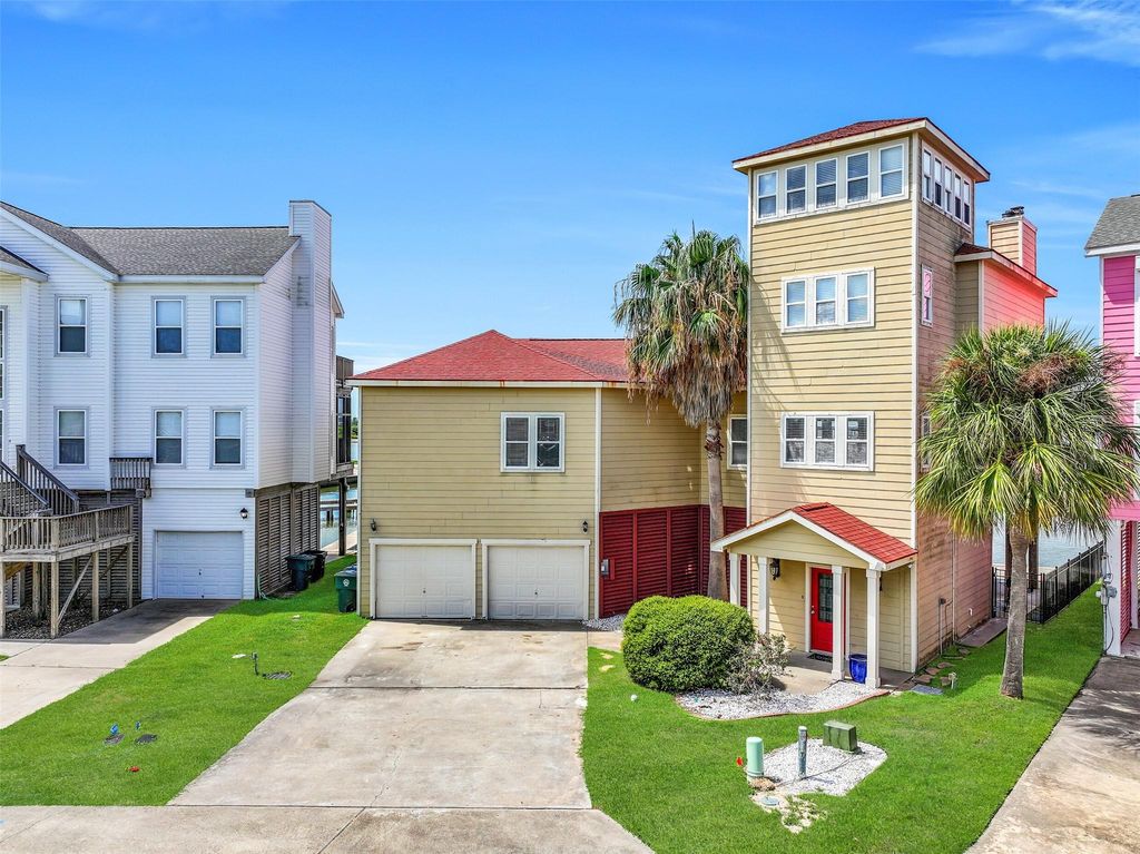 3719 Sabrina, Galveston, TX 77554