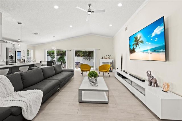 19187 NW 13th Ct, Pembroke Pines, FL 33029