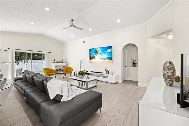 19187 NW 13th Ct, Pembroke Pines, FL 33029