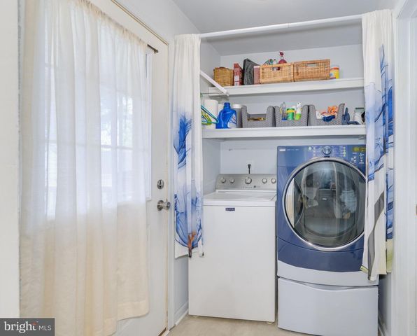 913 W MARTIN ST W, Martinsburg, WV 25401