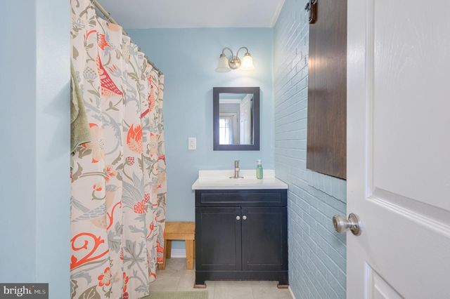 913 W MARTIN ST W, Martinsburg, WV 25401