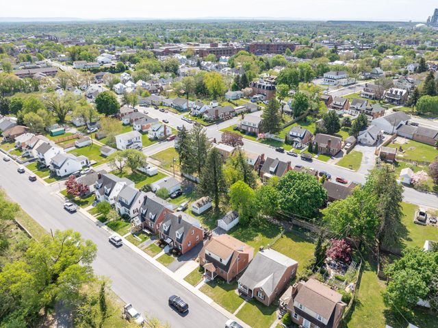 913 W MARTIN ST W, Martinsburg, WV 25401