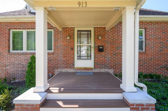 913 W MARTIN ST W, Martinsburg, WV 25401