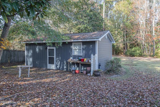 1296 Wolf Swamp Road, Jacksonville, NC 28546