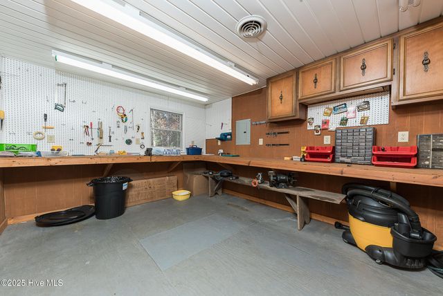 1296 Wolf Swamp Road, Jacksonville, NC 28546