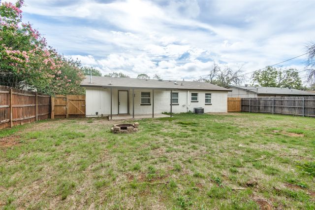 1213 Glenn Drive, Euless, TX 76039