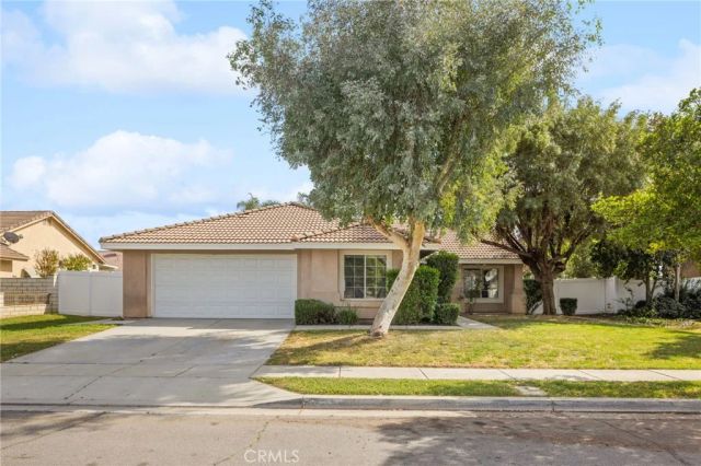 3895 Paris, Hemet, CA 92545