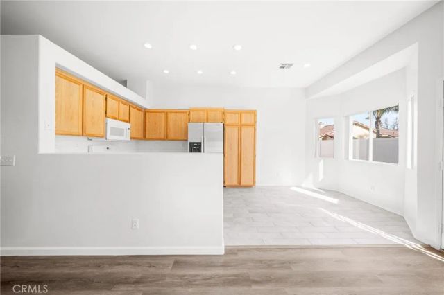 3895 Paris, Hemet, CA 92545