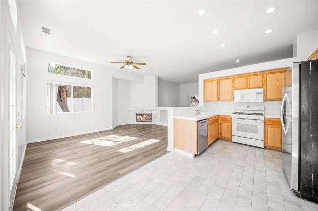 3895 Paris, Hemet, CA 92545