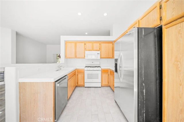 3895 Paris, Hemet, CA 92545