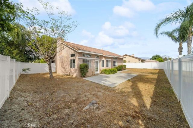 3895 Paris, Hemet, CA 92545