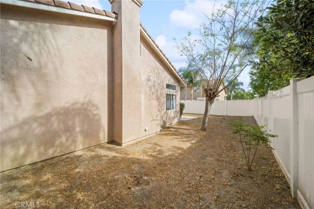 3895 Paris, Hemet, CA 92545