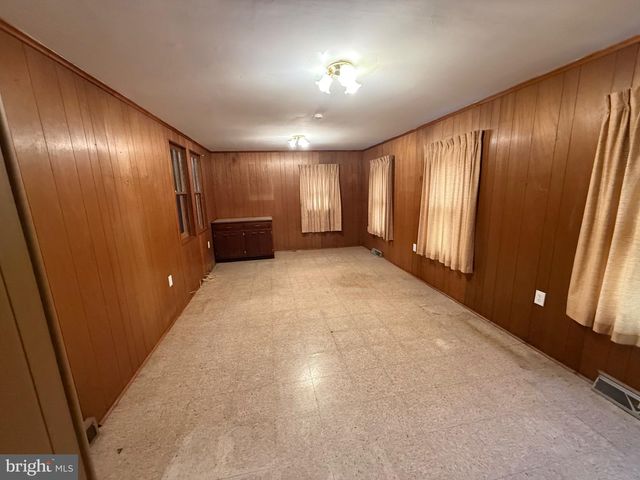 228 OPEQUON AVE, Winchester, VA 22601