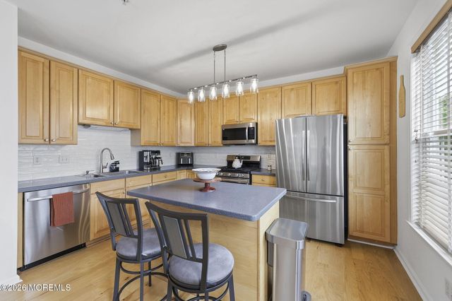 378 Saint Andrews Place 378, Manalapan, NJ 07726