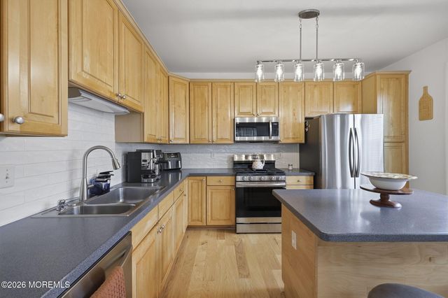 378 Saint Andrews Place 378, Manalapan, NJ 07726