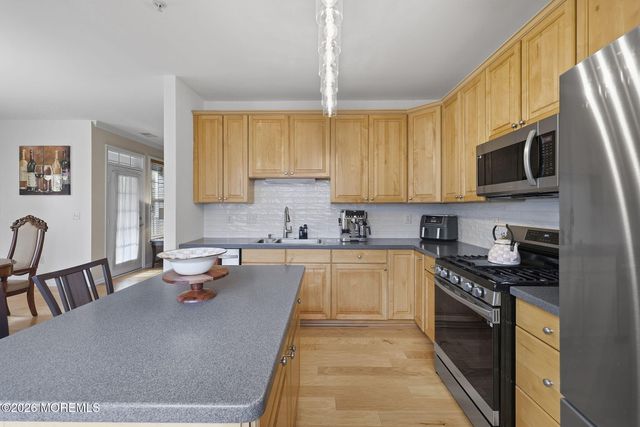 378 Saint Andrews Place 378, Manalapan, NJ 07726