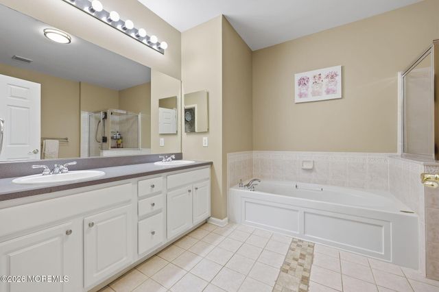 378 Saint Andrews Place 378, Manalapan, NJ 07726