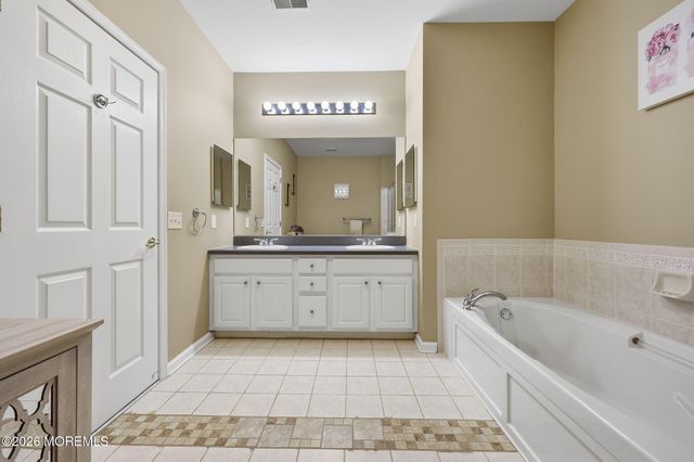 378 Saint Andrews Place 378, Manalapan, NJ 07726