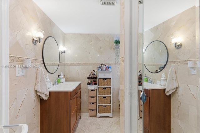 7680 SW 82nd Street H121, Miami, FL 33143