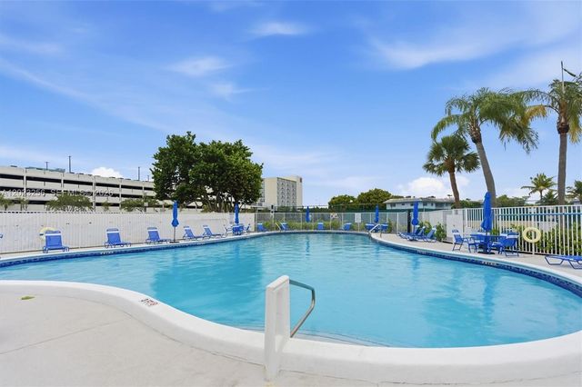 7680 SW 82nd Street H121, Miami, FL 33143