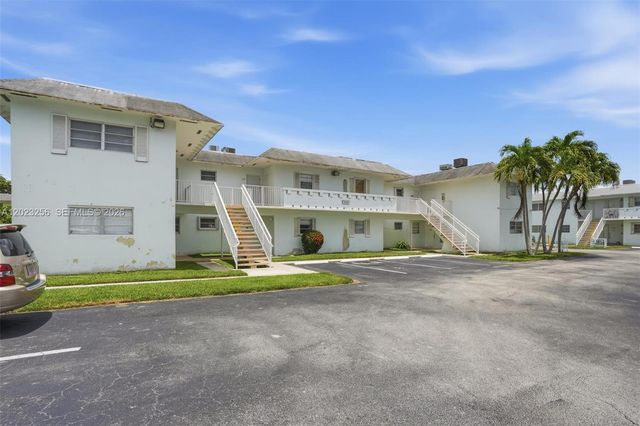 7680 SW 82nd Street H121, Miami, FL 33143