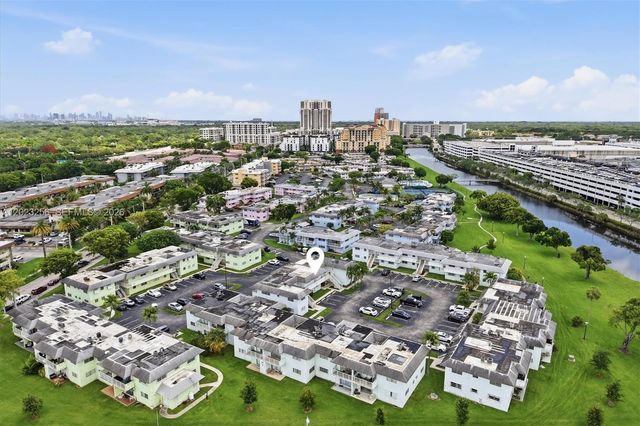 7680 SW 82nd Street H121, Miami, FL 33143