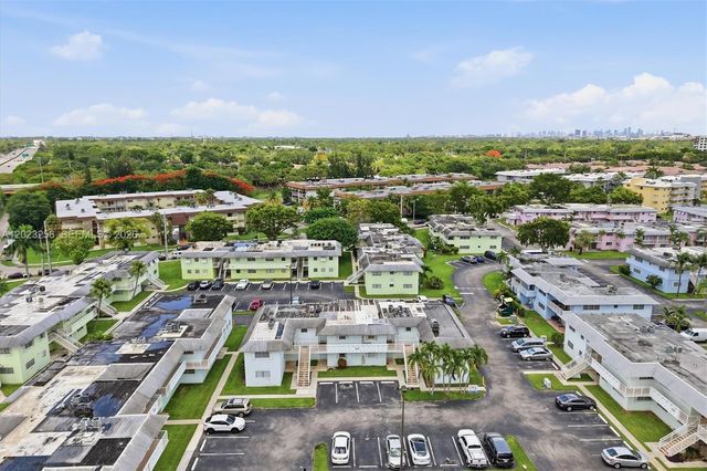 7680 SW 82nd Street H121, Miami, FL 33143
