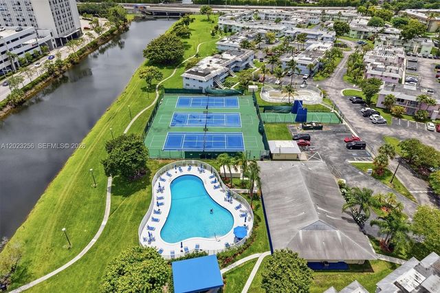7680 SW 82nd Street H121, Miami, FL 33143
