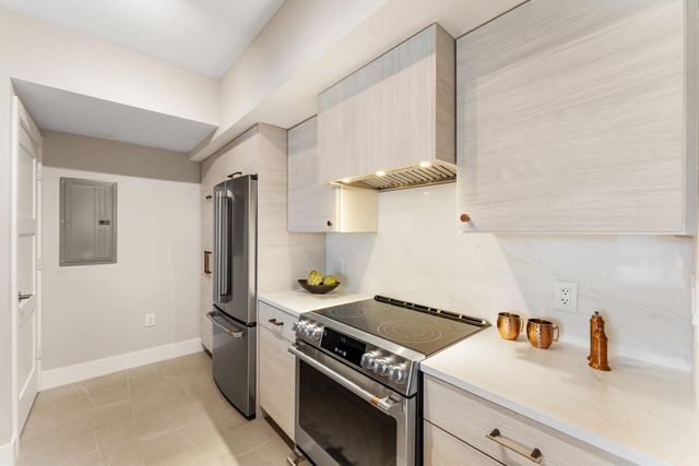 1551 N Flagler Drive 1114, West Palm Beach, FL 33401