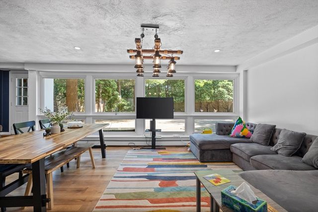 11 Patterson Rd 11, Lexington, MA 02421
