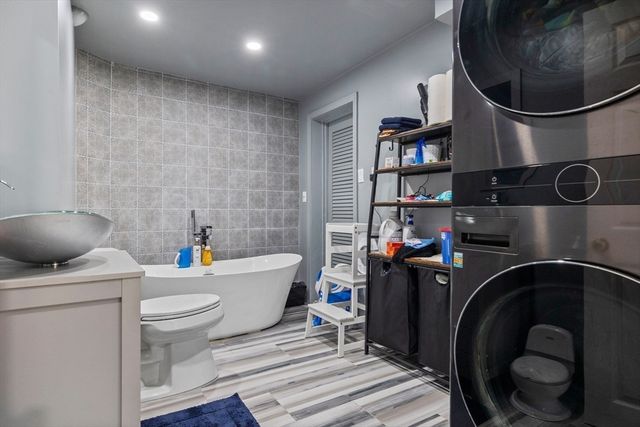 11 Patterson Rd 11, Lexington, MA 02421