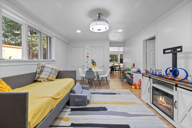 11 Patterson Rd 11, Lexington, MA 02421