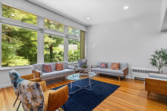 11 Patterson Rd 11, Lexington, MA 02421