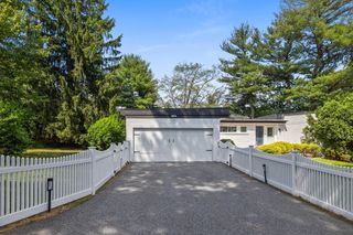 11 Patterson Rd 11, Lexington, MA 02421