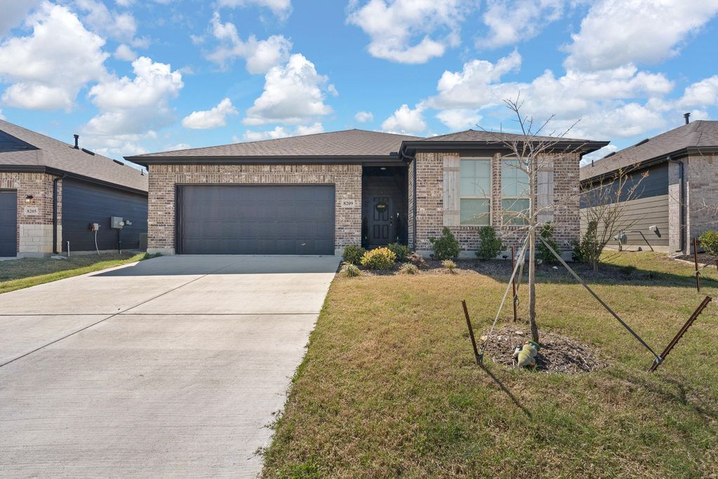 8209 Korat Vista, Godley, TX 76044