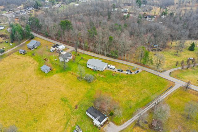 1484 W Pine Hill Road, London, KY 40744