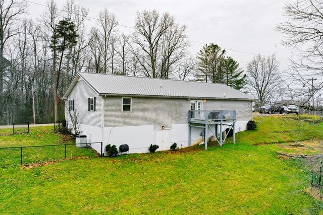 1484 W Pine Hill Road, London, KY 40744