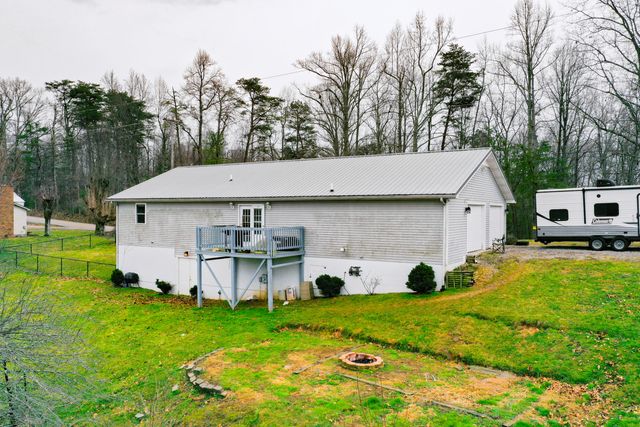 1484 W Pine Hill Road, London, KY 40744