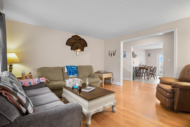 1484 W Pine Hill Road, London, KY 40744