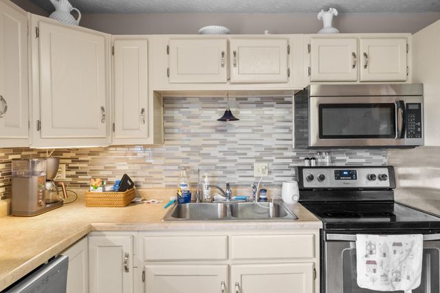 1484 W Pine Hill Road, London, KY 40744