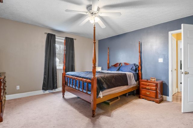 1484 W Pine Hill Road, London, KY 40744