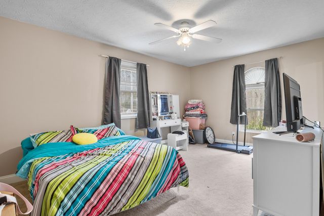 1484 W Pine Hill Road, London, KY 40744