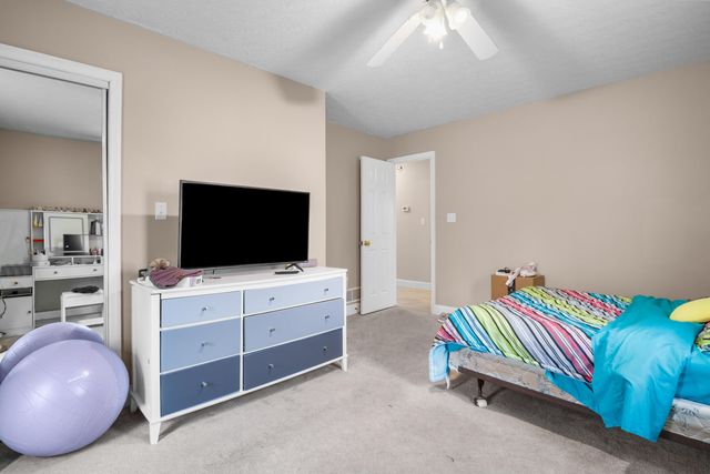 1484 W Pine Hill Road, London, KY 40744