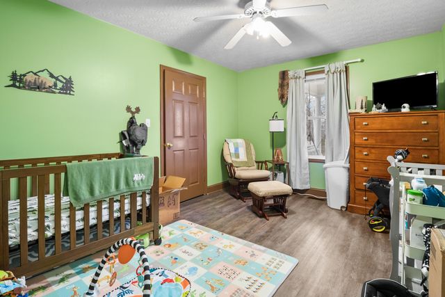 1484 W Pine Hill Road, London, KY 40744