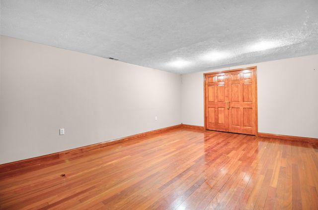 1484 W Pine Hill Road, London, KY 40744