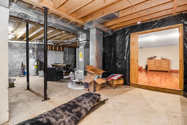 1484 W Pine Hill Road, London, KY 40744