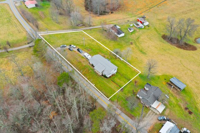 1484 W Pine Hill Road, London, KY 40744